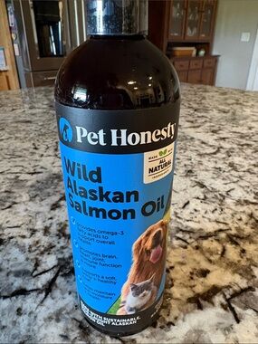 Pet Honesty Wild Alaskan Salmon Oil for dogs and cats.